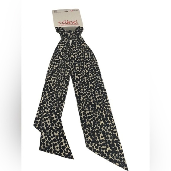 Scunci Scrunchie Scarf Leopard Print Silky Soft 12494 - Picture 1 of 7
